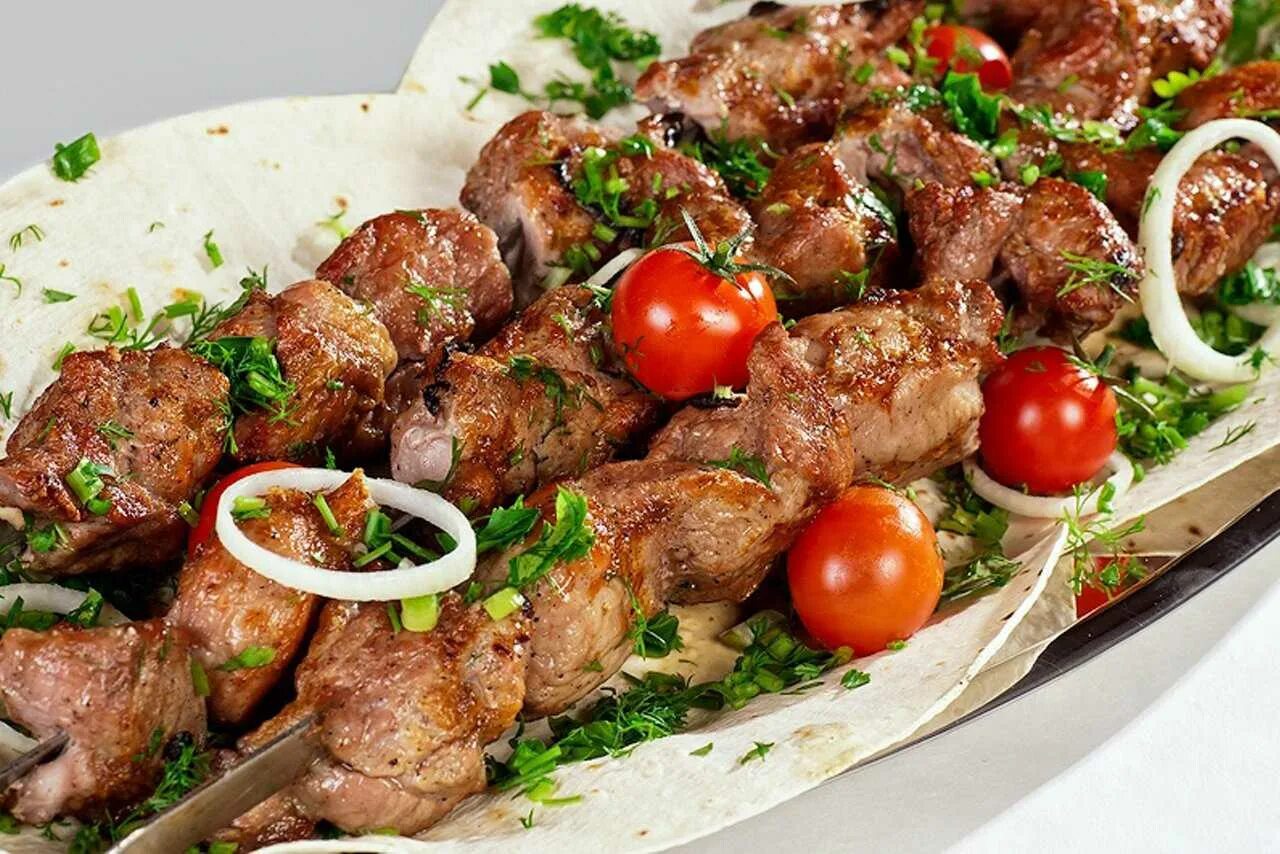 Кухня шашлык из свинины. Хоровац армянский шашлык. хоровац армения шашлык. хоровац кебаб. шашлык хоровац.