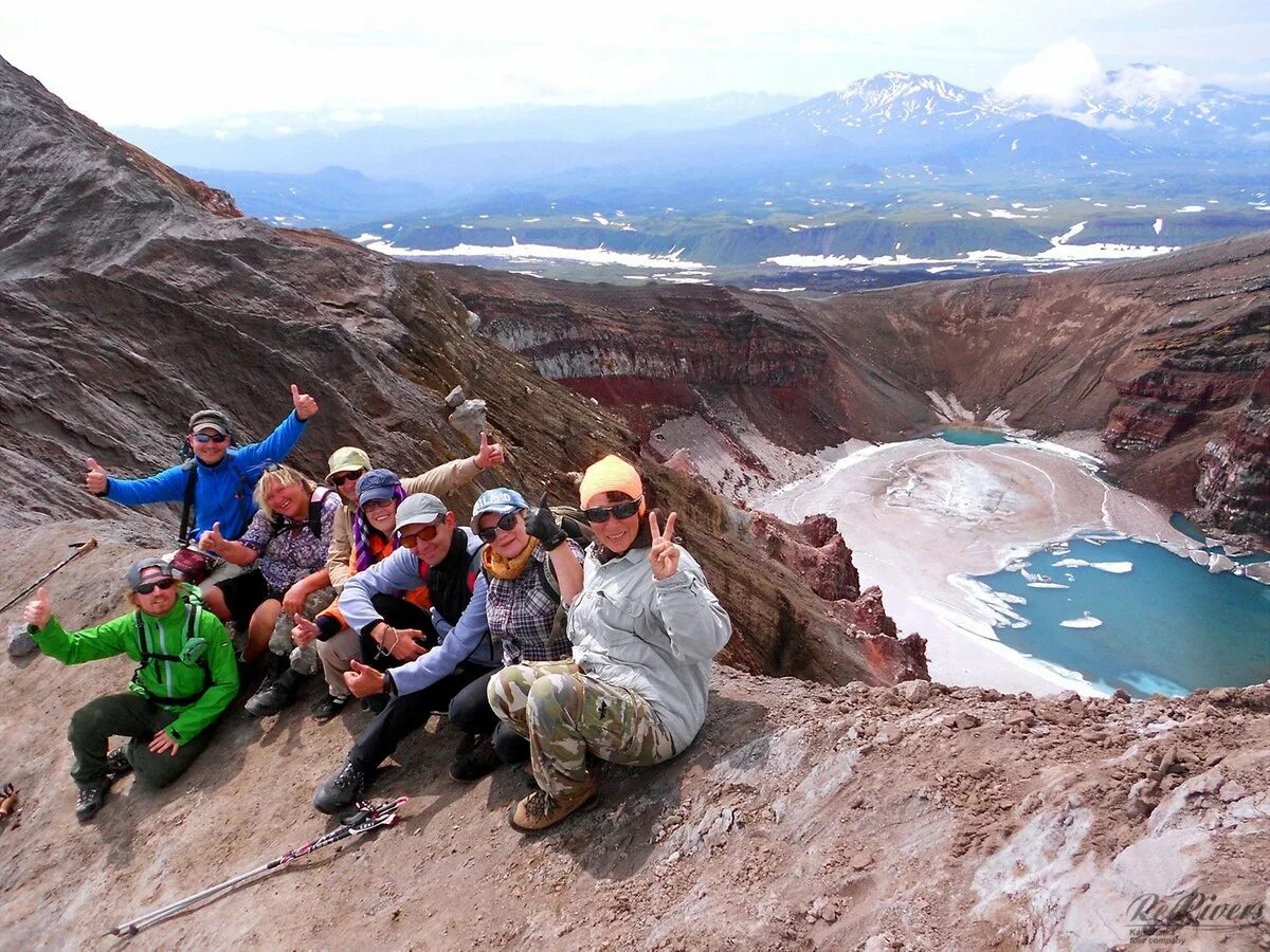 Камчатка водопад гора владимир ляпин. Вулкан авачинская сопка сверху. Камчатка отзывы. Восхождение на вулкан камчатка. Петропавловск-камчатский центр города.