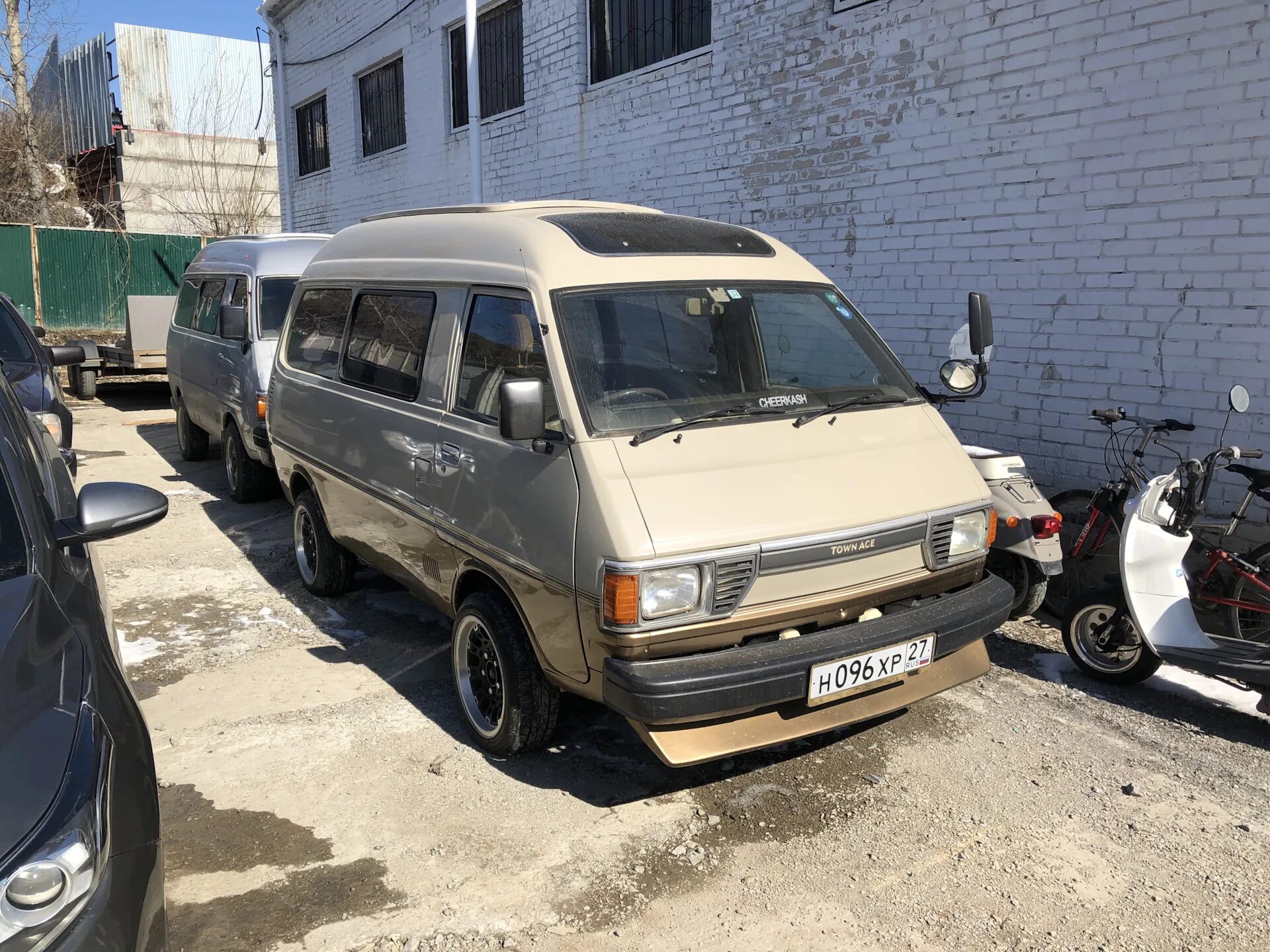 Тойота таун айс бу. Toyota Town Ace 1982. Toyota Town Ace 1 поколение. Toyota Town Ace 1982 13t-u. Toyota Town Ace левый руль.