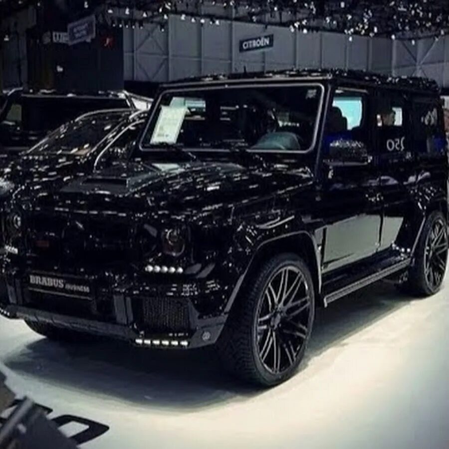 Самой дорогой гелик. Брабус g900. Mercedes Brabus g900. Гелендваген Брабус 2022. Мерседес Гелендваген Брабус 2022.