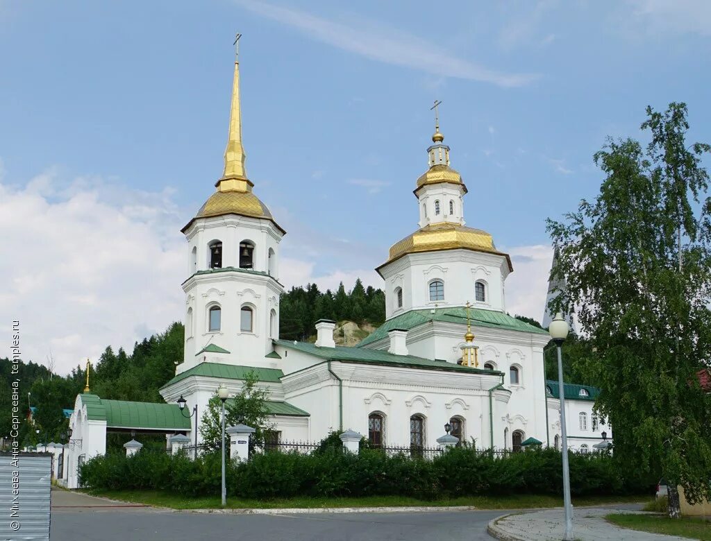 покровский храм в ханты мансийске. храм пресвятой богородицы ханты-мансийск. храм покрова пресвятой богородицы (ханты-мансийск) внутри. храм в самарово ханты-мансийск. храм покрова пресвятой богородицы (ханты-мансийск) иконостас.