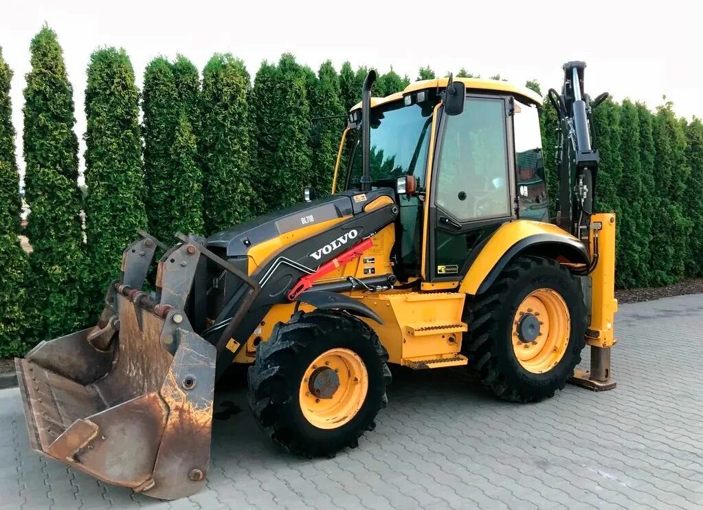 Вольво bl61. Вольво трактор погрузчик. Трактор volvo bl71. Экскаватор погрузчик вольво bl71. Погрузчик volvo bl71b.