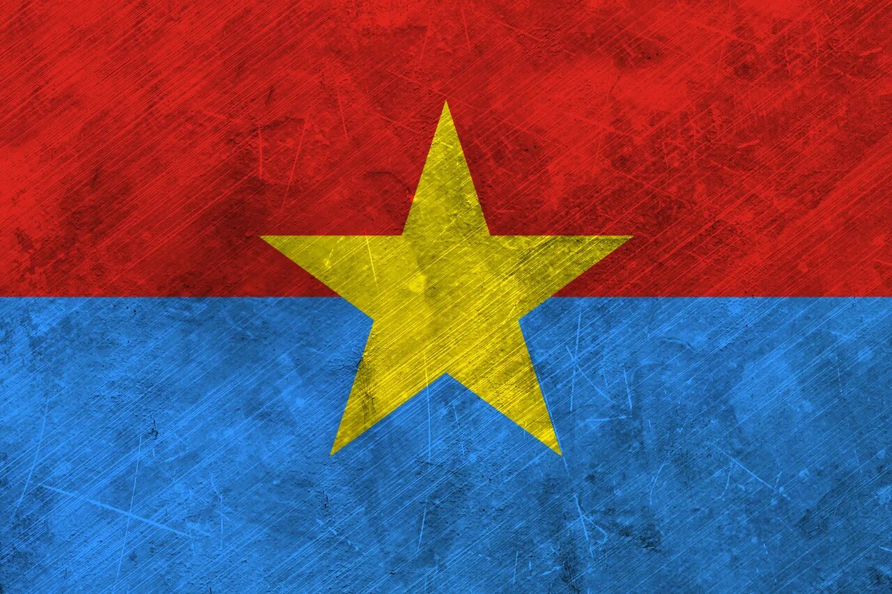 синий флаг с желтыми звездами. красно синий флаг со звездой. желтый синий красный со звездами. жёлтый синий красный флаг со звездами. красные флаги с желтой синей звездой.