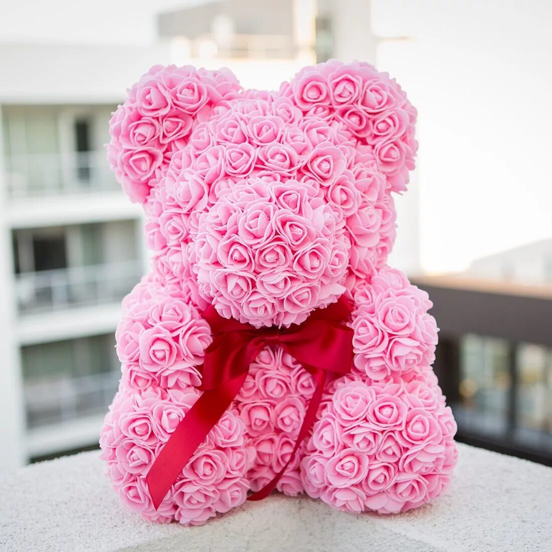Тедди с цветком. Девочка Тедди с розами. Розовый Тедди из кружева.