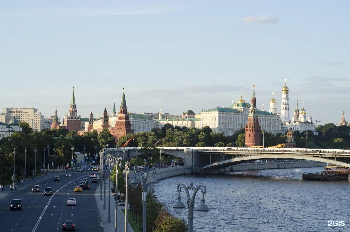 Как называется москва сейчас. Улица пречистенская набережная москва. кремлевская набережная пречистенская набережная. пречистенская набережная панорама. вид на кремль с пречистенской набережной.