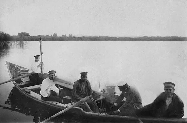 Пожарная команда царская россия 1907. Первый электрический омнибус ипполита романова. Казань 1900 год. Роберт дэвидсон электромобиль 1837. Восстание амурских казаков 1924.