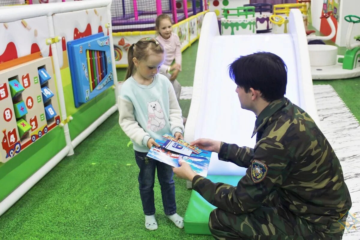 Карамелька минск. Карамелька детский развлекательный центр. Карамелька детский центр Солигорск. Детский центр "Карамелька" ХТЗ.