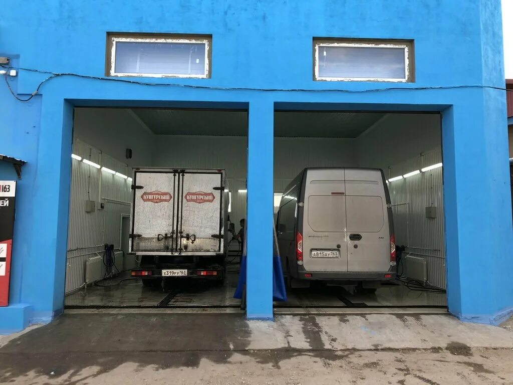 Автомойка алексеевка. Тягач на мойке. Жемчужина автомойка сибирский тракт. Автомойка грузовиков. Автомойка на сервисе.