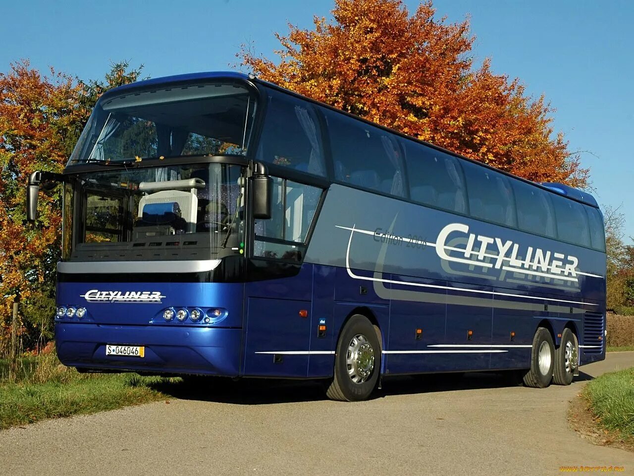 Автобусы неоплан купить авито. Автобус Неоплан. Автобус Neoplan n1216. Автобус Неоплан Ситилайнер. Neoplan 116 синий.