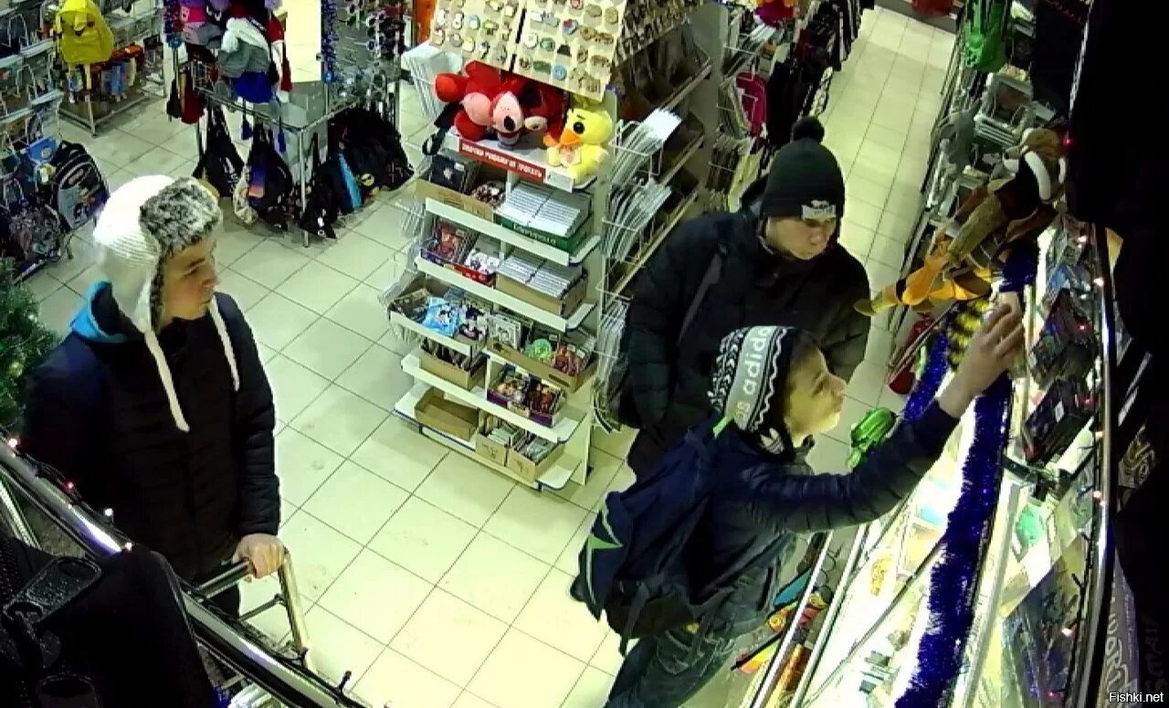 Зачем пашка утаскивал из ларька ворованные