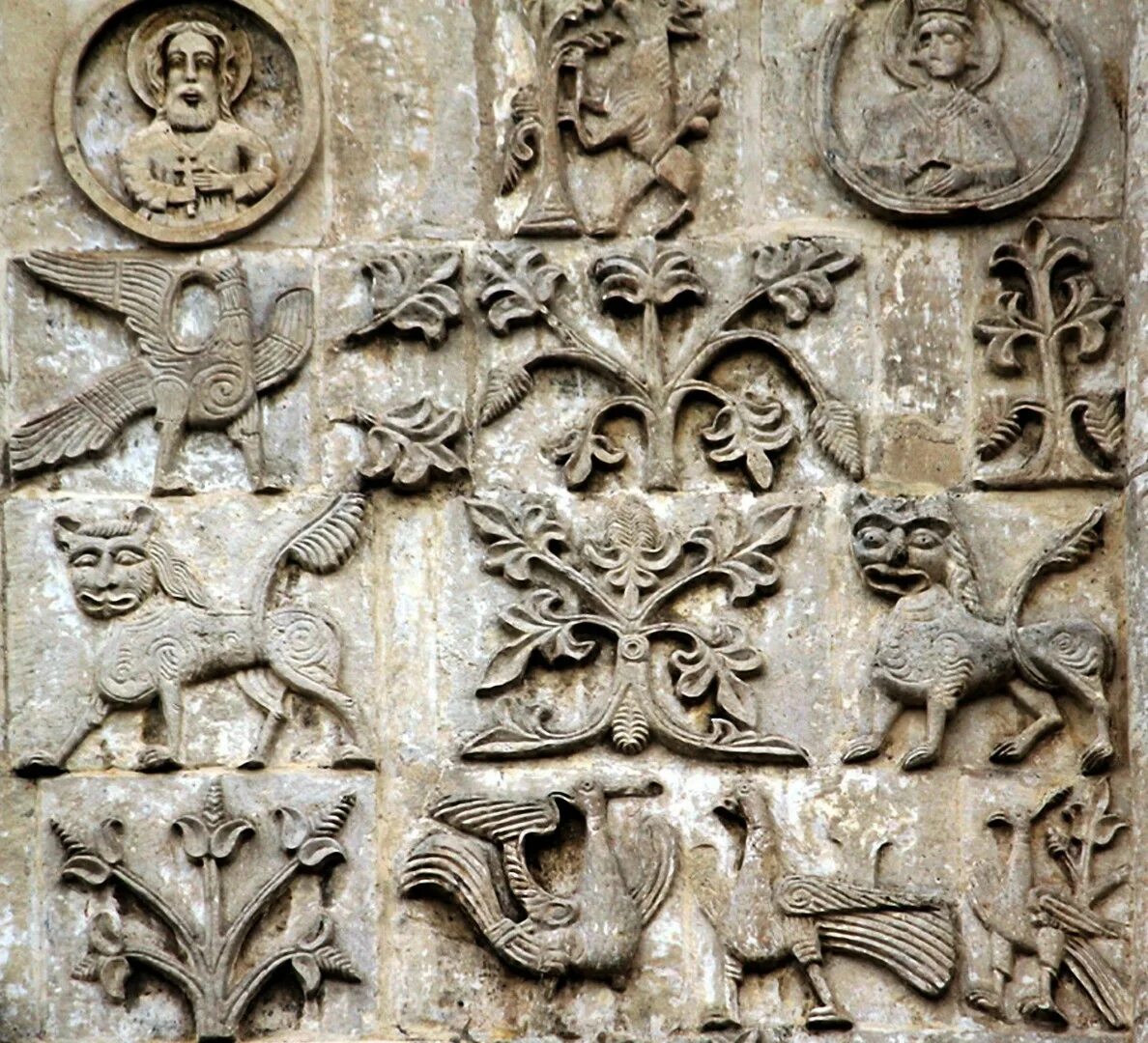 Белокаменная резьба дмитриевского собора. Дмитриевский собор резьба. Белокаменная резьба дмитриевского собора. Дмитриевский собор во владимире резьба. Каменная резьба дмитриевского собора во владимире.