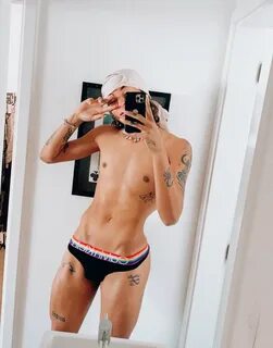 Slideshow nude pabllo vittar.