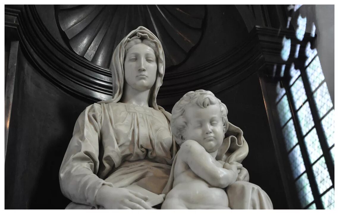 путти микеланджело. рисунки леонардо да винчи. микеланджело буонарроти мадонна с младенцем. да винчи мадонна с младенцем. микеланджело в детстве.