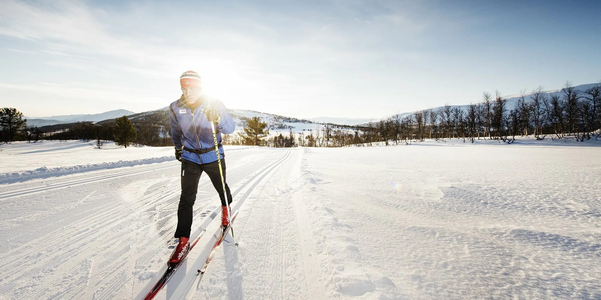 4 лыжная трасса. Беговые лыжи в Норвегии. Кросс Кантри лыжи. Лыжная трасса. Лыжник на трассе.