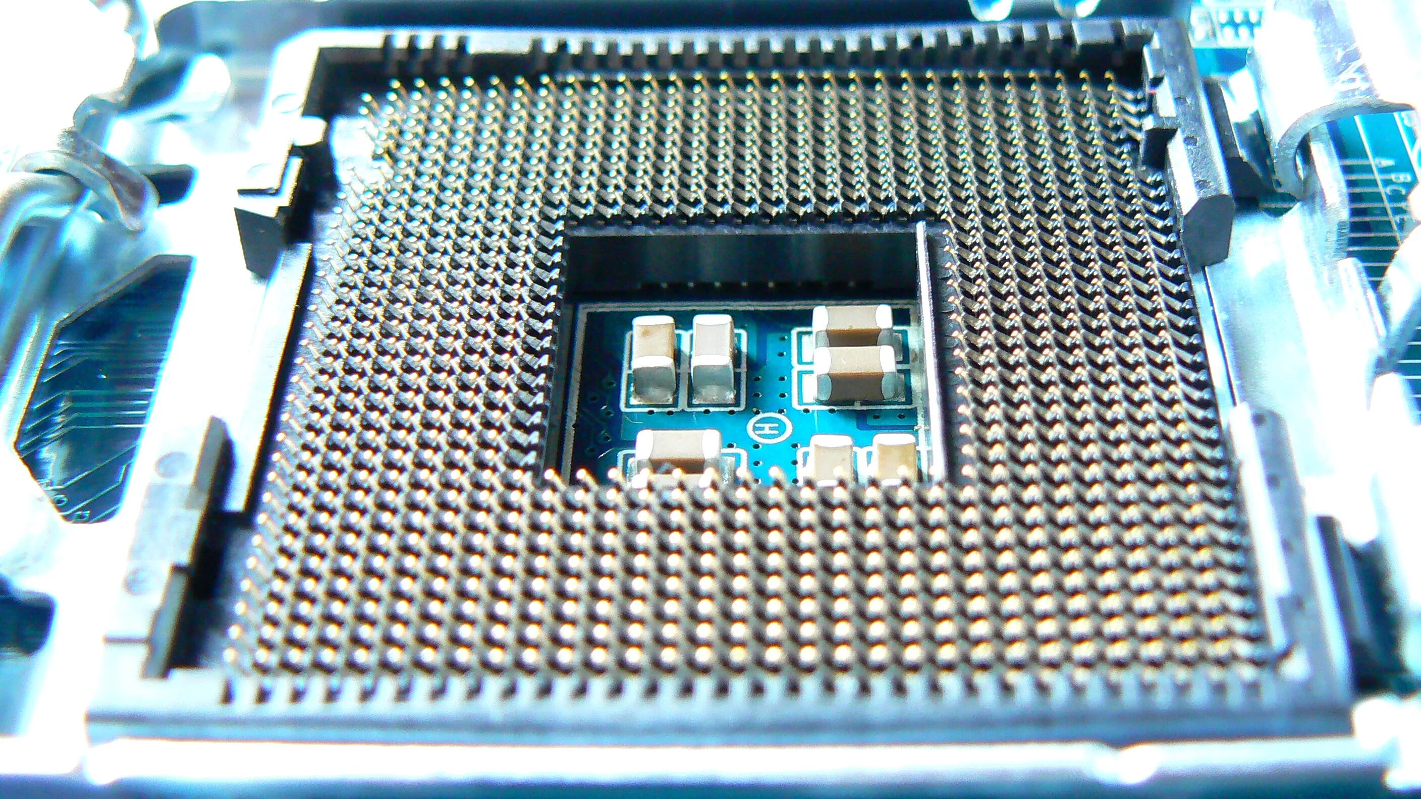 Интел 775. LGA 775 Socket. Сокет lga775. Intel 775 Socket материнская плата. Процессоры Intel Core 775 сокет.