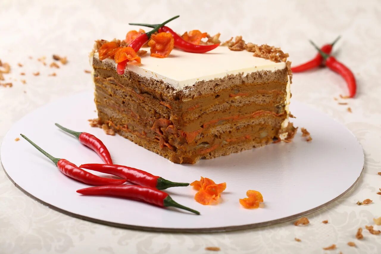 Мужской не сладкий торт. Закусочный торт. Мужской несладкий торт с перцем. Торт соленый для мужчин. Украшение мясного торта.