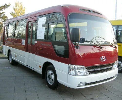 Продажа автобуса б у. Hyundai County новый. Хендай Каунти 2. Hyundai County 1998. Новый Хендай Каунти автобус.