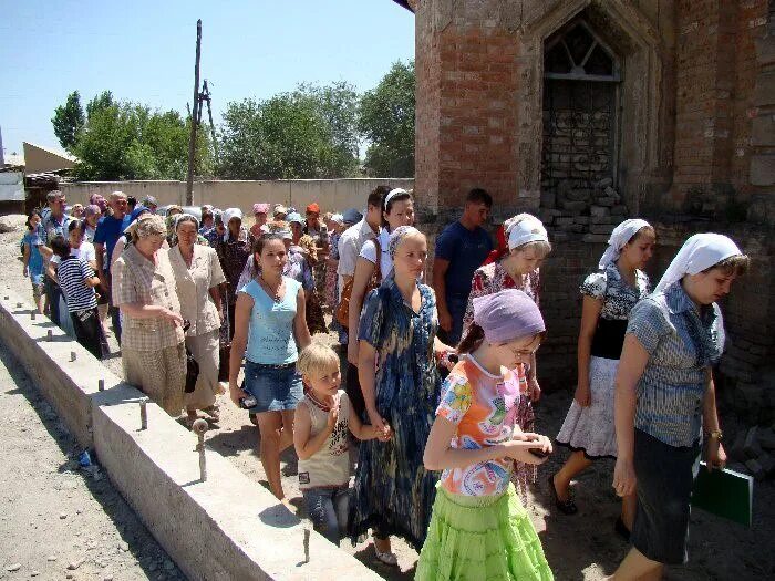 Фергана православная Церковь. Храм (Фергана). Чиназ Ташкентская область. Чиназ это