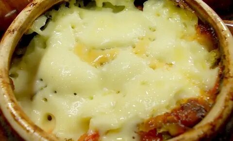 Свинина в горшочках с картошкой и сыром