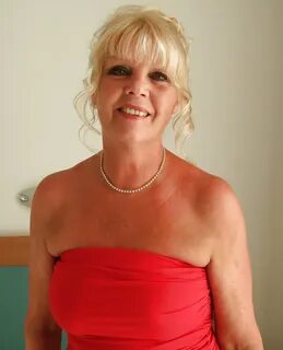 Emily, UK GILF (8/27) .