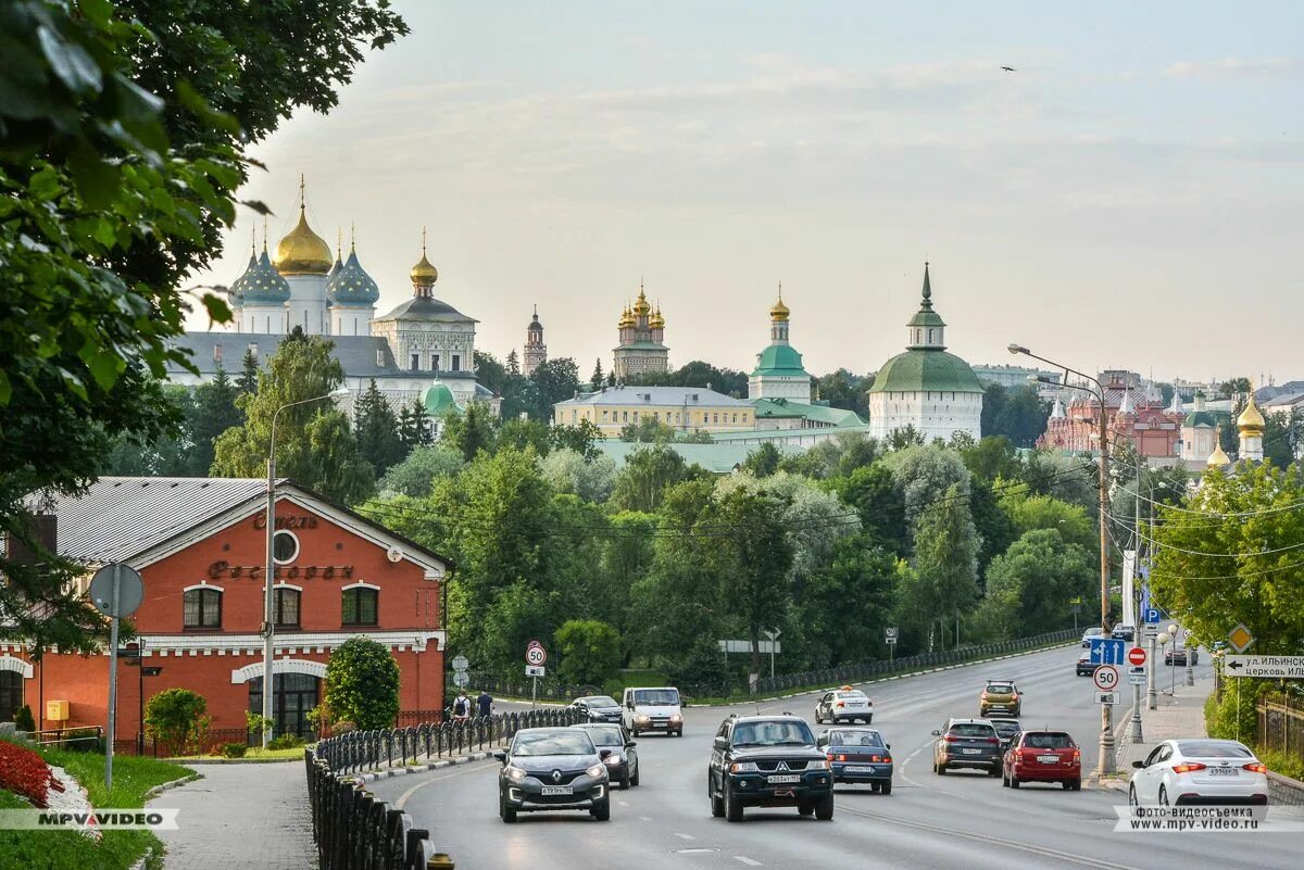 Сергиев Посад улочки. Сергиев Посад центр города. Сергиев Посад сам город. Сергиев Посад Центральная улица.