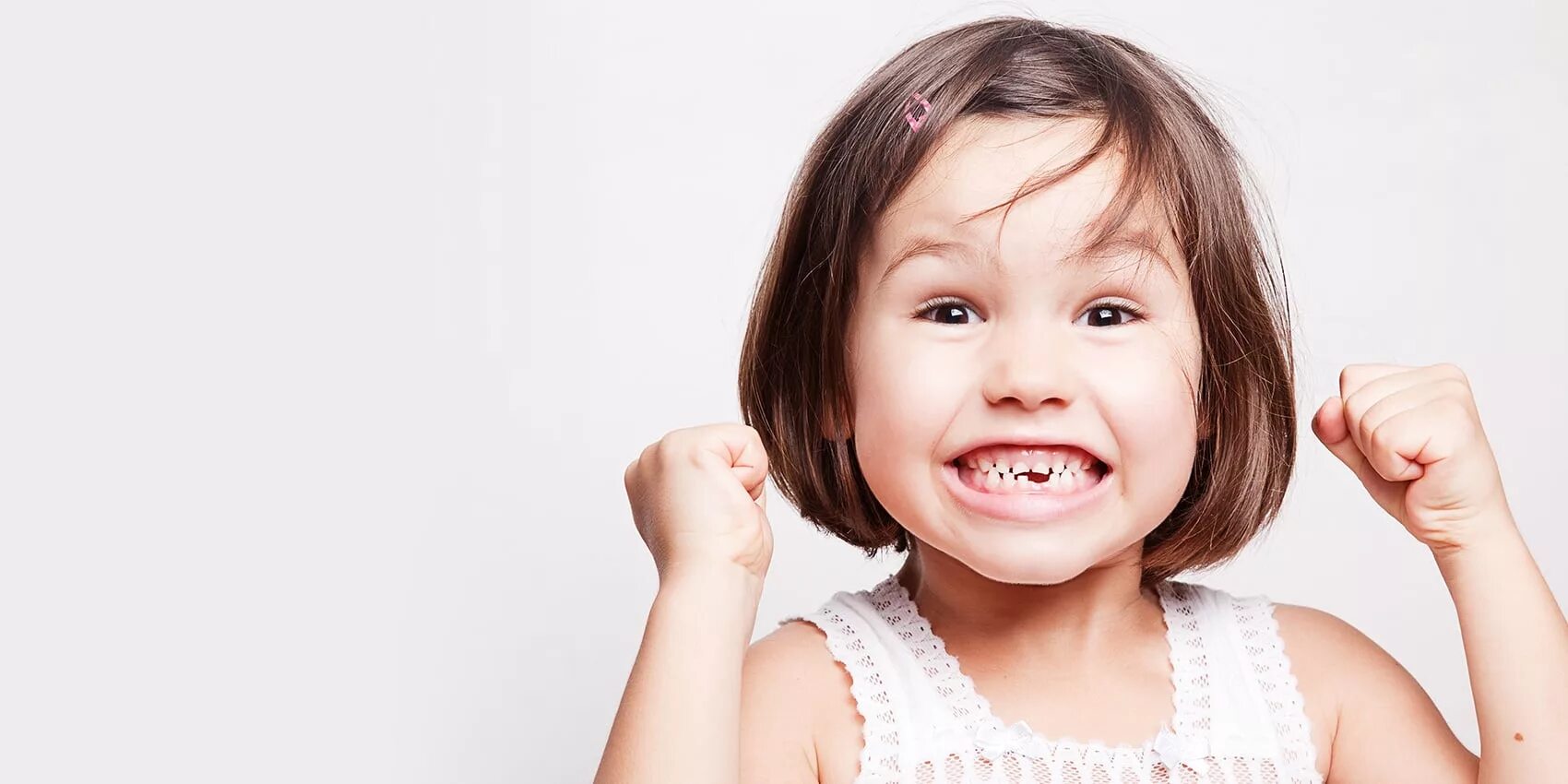 Smiling child. Улыбка ребенка. Ребенок улыбается. Девочка улыбается. Мальчик улыбается.