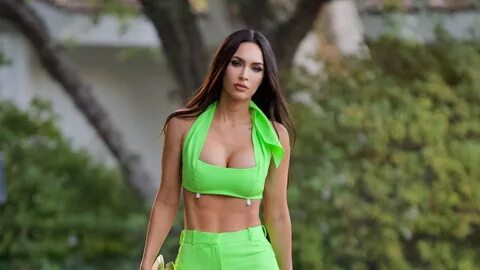 Бұлшық етті ерлер мен бодибилдерлердің қатысуымен ерлер эротикасының фотосуреттері