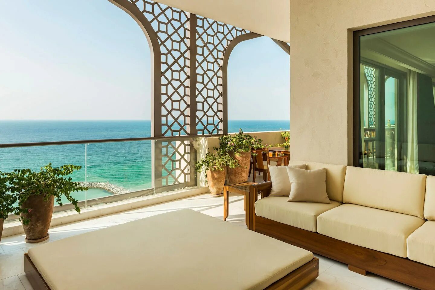 Ajman saray a luxury collection 5. Отель ajman saray a luxury collection resort 5. аджман сарай лакшери коллекшн. ajman saray 5 оаэ. ajman saray luxury collection resort 5 оаэ.