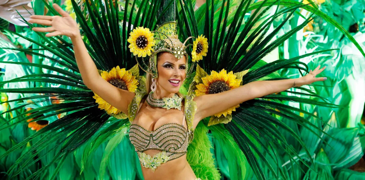 1 час бразильского фонка. Бразильский карнавал Самба. Самба танец Бразилия. Самба карнавал в Бразилии. Бразилия танцовщицы ямурекума.