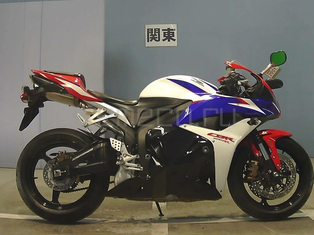 Honda 600 отзывы. Honda cbr 600. Хонда сбр 600рр. Хонда сбр 600рр. Honda cbr 600 2009.