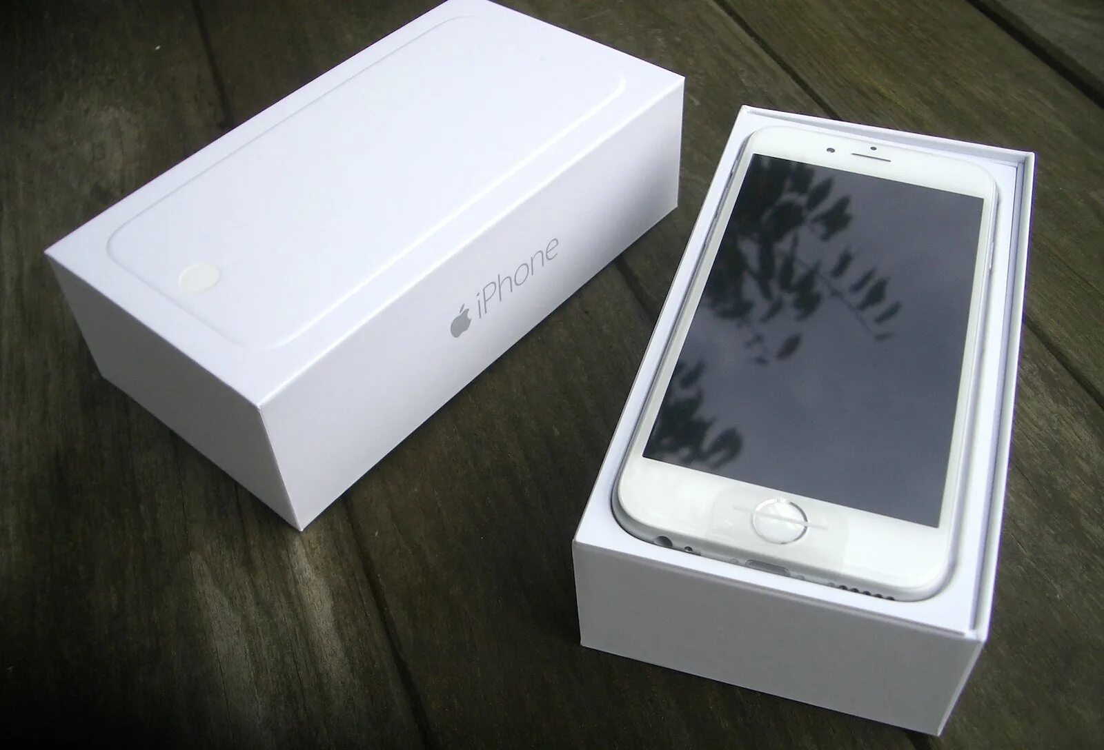 Купить коробку от айфона. Iphone 6s 64gb Silver. Iphone 6 белый. Iphone 6s коробка. Iphone 6 64.