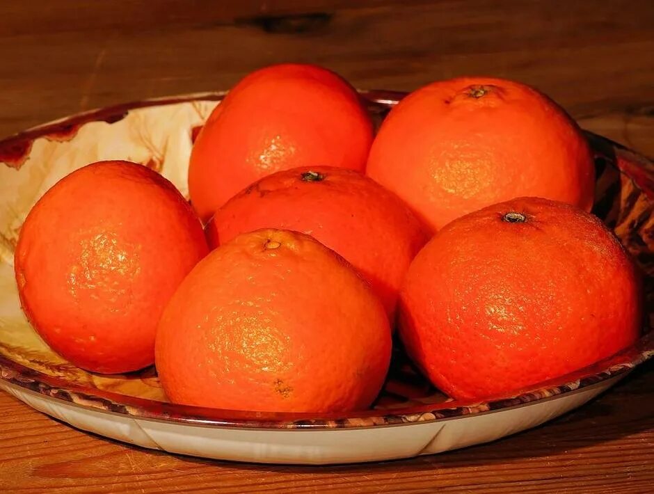 Мандарин. Апельсины целые. Сочный апельсин. Сколько лежат апельсины. Тазик мандаринов.