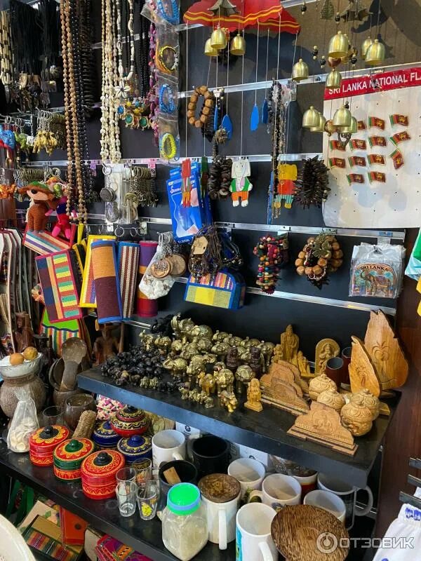 Сувениры с шри ланки текстиль. Шри ланка город амбалангода рыбный рынок. Шри-ланка коломбо шопинг. Трикотаж из шри ланки. Рынок петтах шри ланка.