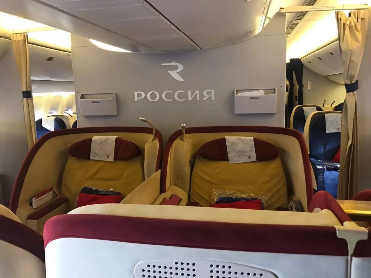 Билеты в москву бизнес класс. B777-300er Трансаэро Империал. Авиакомпания Россия Боинг 777-300 бизнес класс. Авиакомпания Россия Boeing 777-300 салон. А\К Россия Boeing 777 бизнес класс.