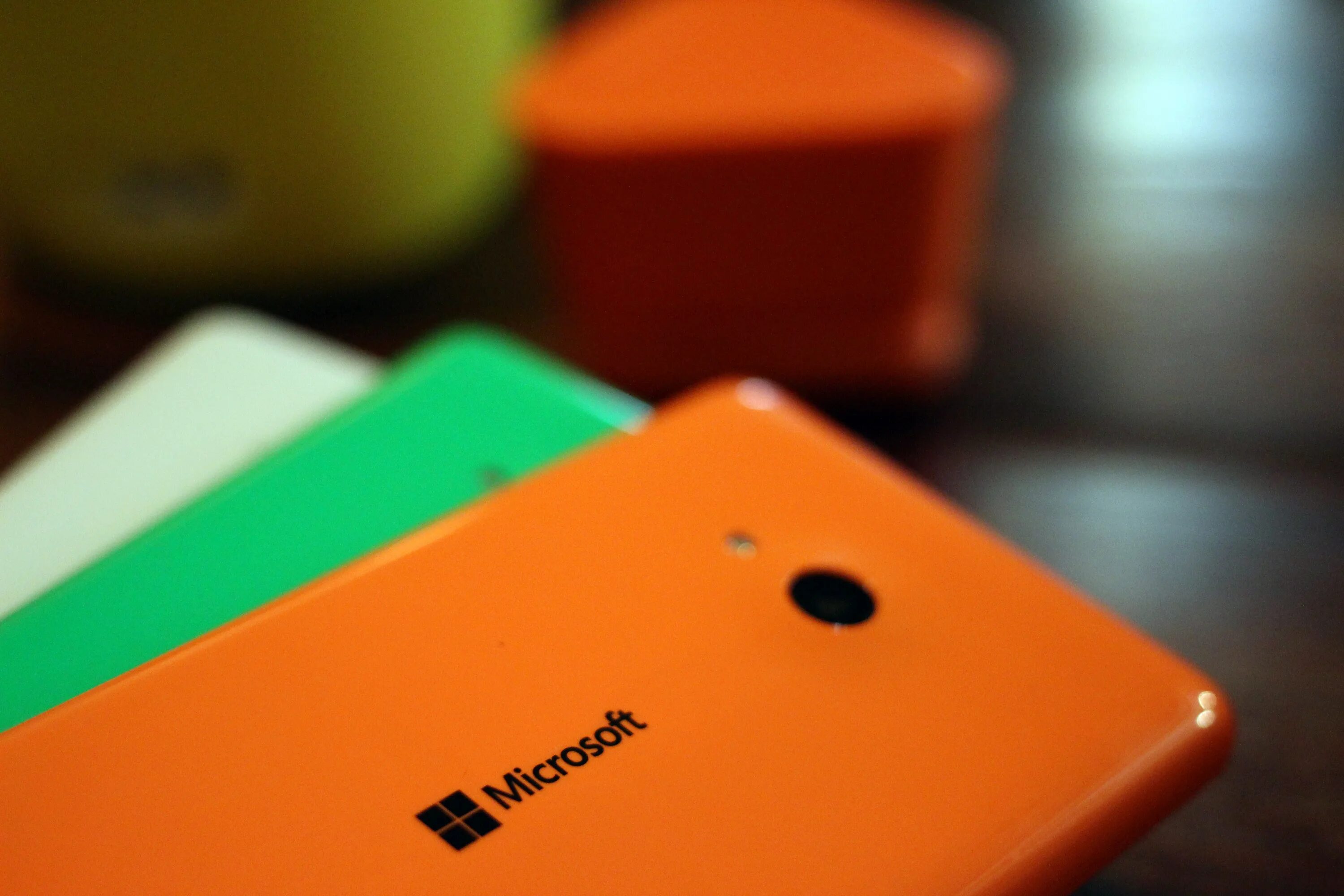 Microsoft 535. Люмия 920 оранжевый. Microsoft Lumia 450 зеленый. Microsoft Lumia оранжевый цвет. Microsoft Lumia 535 DS силиконовый чехол девушка.