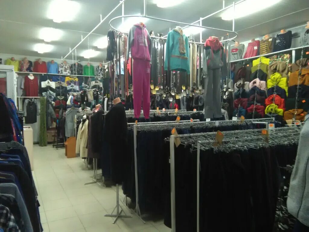 обувь австрия спортивная. панорама магазина внутри. магазин панорама. магазин одежды воронеж. зара интерьер магазина.