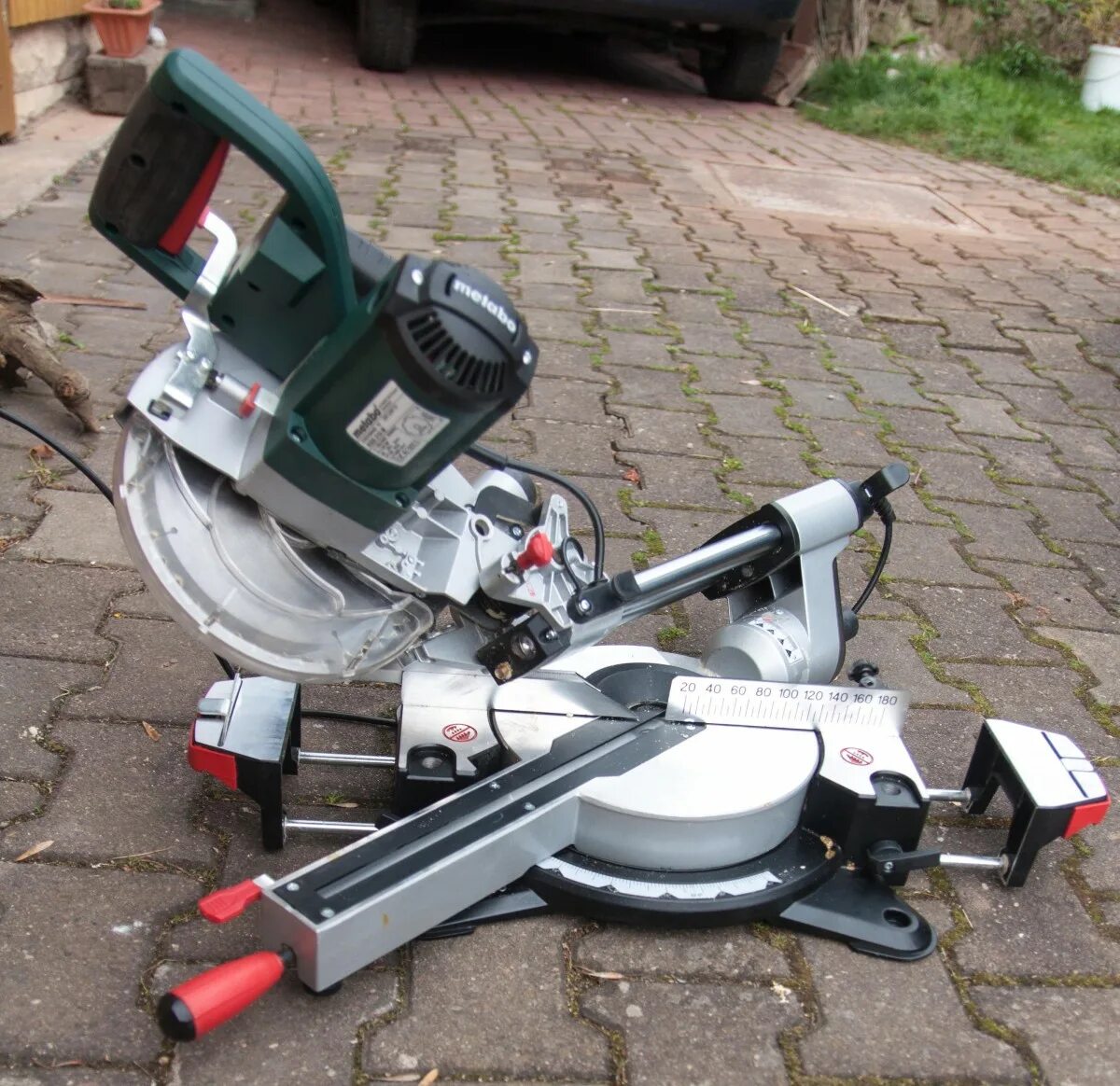 Торцовочная пила с протяжкой Метабо 216. Metabo KGS 254. Metabo KGS 254 M. Торцовочная пила с протяжкой 305мм. Лучшие торцевые пилы