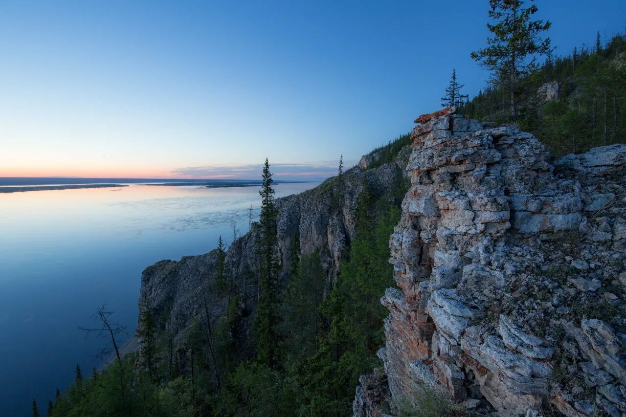 Фото республики саха якутия. Республика Саха Якутия природа. Республика Саха Якутия река Лена. Река Лена в Якутии. Республика Саха Якутия лето.