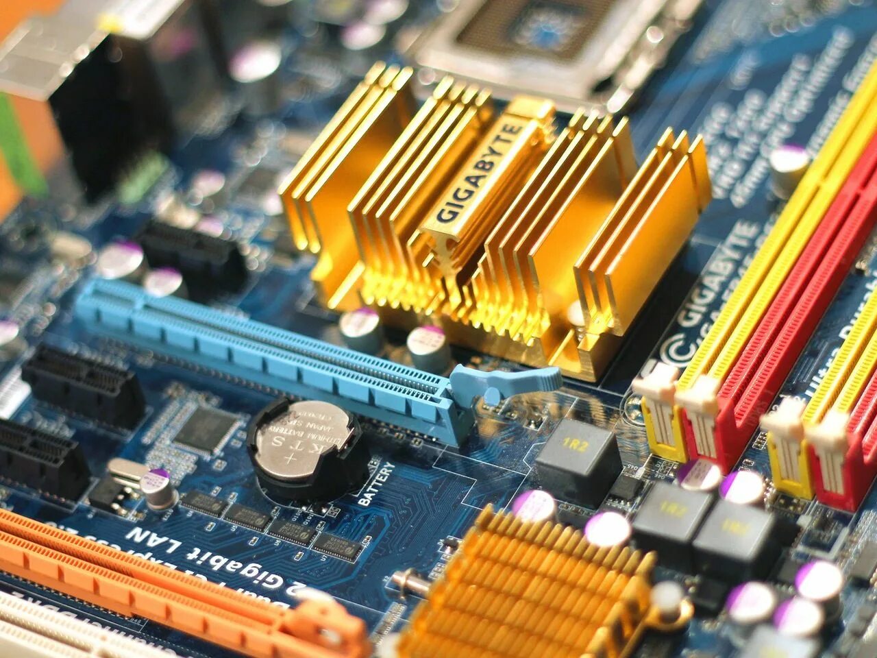 Системная плата motherboard. Материнская плата. Matirinski Plata. Системная плата. Плата компьютера.