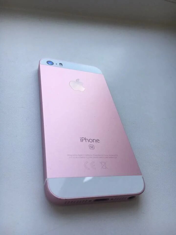 Доступный iphone. Айфон se розовый.