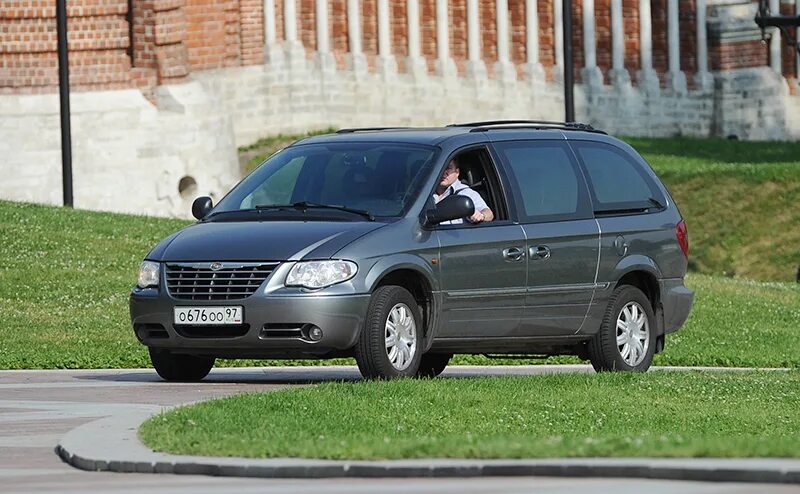 Купить машину за 300 тысяч. Минивэн до 300 тысяч. Минивэны 400 тысяч. Машина минивэн 300 тысяч р. Минивен за 300 тыс.