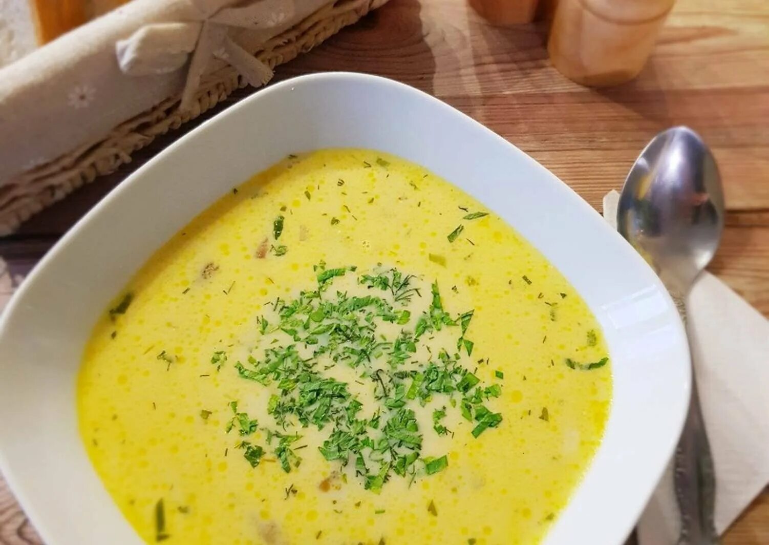 Рецепт супа грибной с сыром фото Нежный сливочный суп с грибами и плавленным сыром: пошаговый рецепт приготовлени