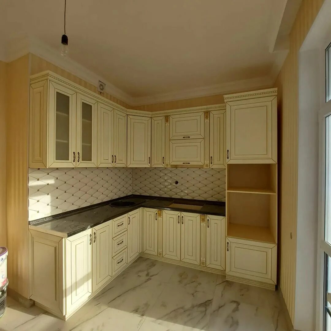 стенка импрессо 5 глянец. кухня с барной стойкой цвет апельсин.