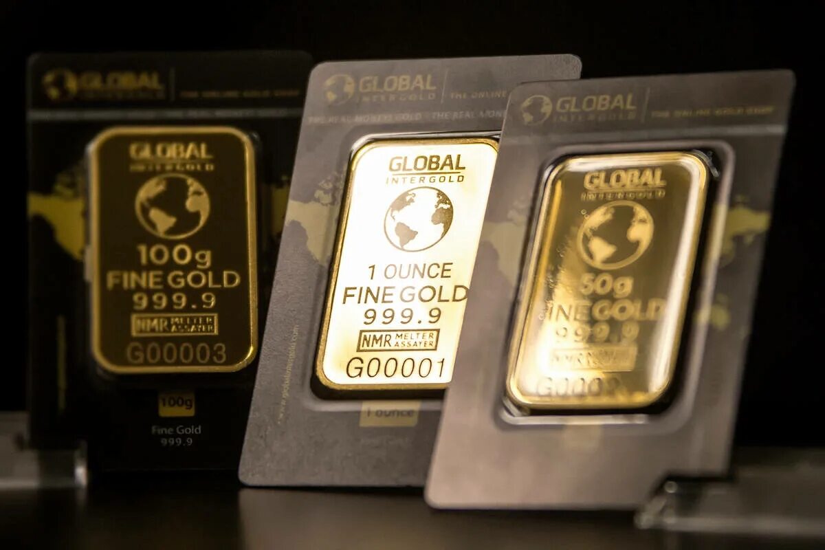 Золото биржа 999 цена. Слиток золота 999 пробы. Золото 999 карат. USB Gold 999. Высшая проба слиток.