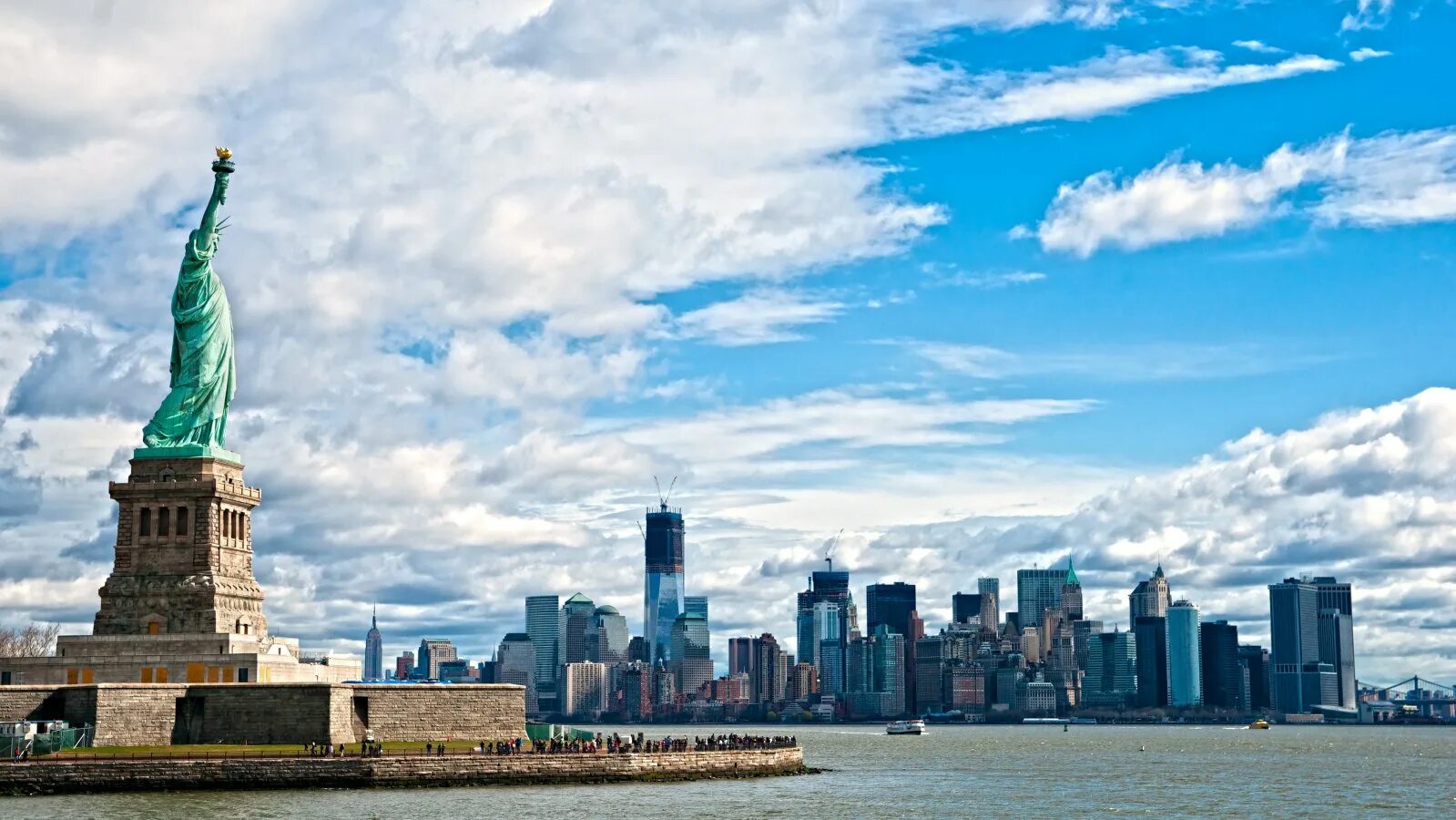 When go to new york. Нью Йорк статуясвободу. Статуя свободы Нью-Йорк. НЬЮЙ РРК статуя свободы. Нью Йорк Манхеттен статуя свободы.