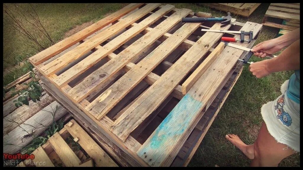 How to Make a Pallet Bed Frame: 6 Steps (with Pictures) Wooden pallet crafts, Wo