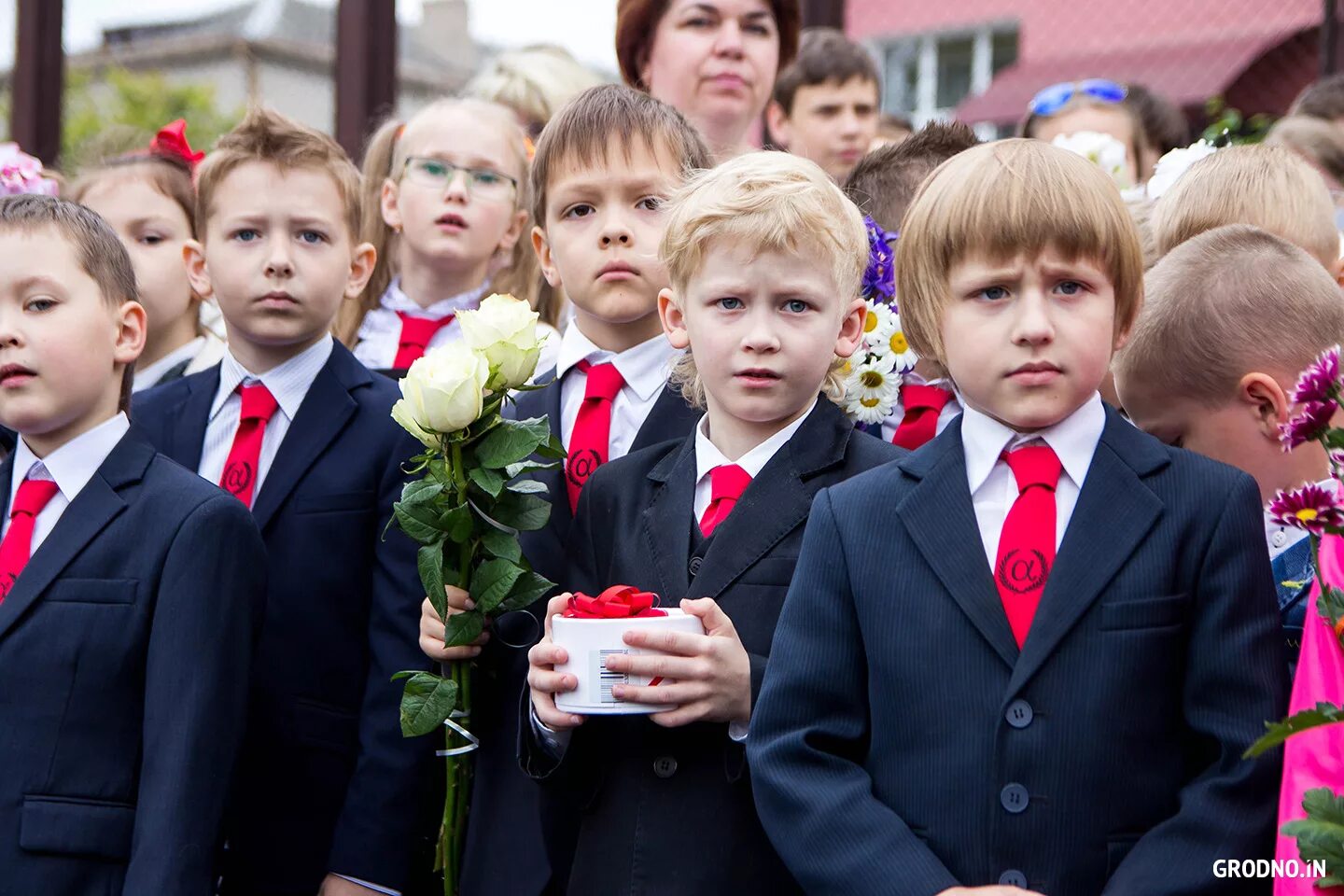 Гимназия 3 гродно. ГРГГ Гродно. Гродненская городская гимназия. Гродненская городская гимназия выпускной. Гимназия на Парижской Коммуны Гродно.