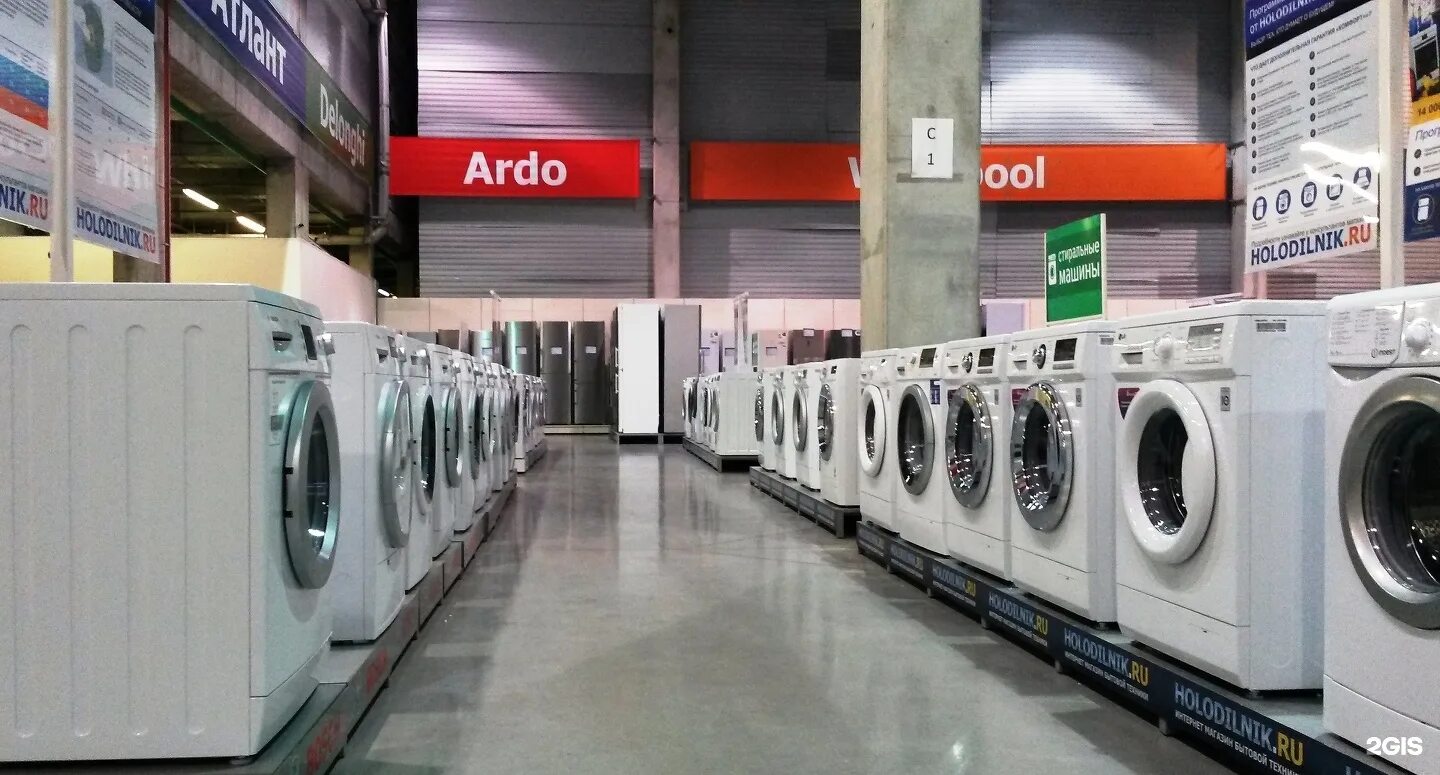 куча стиральных машин. стиралки в магазине бытовой техники. стиральная машина б/у. стиральная машина ewc 1150. стиральная машина gorenje w1hp60sf.