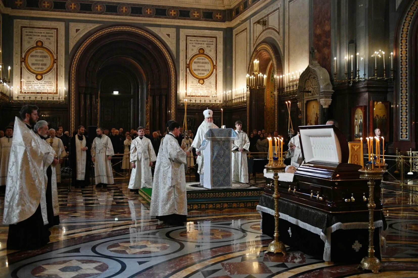 Отпевание навального в церкви. Жириновского отпевали в храме христа спасителя. Отпевание навального в церкви. Храм скорбящих мичуринский отпевание. Храм скорбящих мичуринский отпевание.