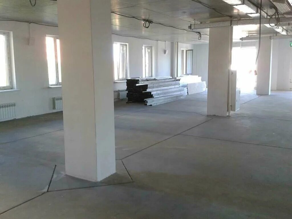 Коммерческая недвижимость офис. Помещение под бизнес. Коммерческая недвижимость курск. Коммерческое помещение. Сдача в аренду помещения в здании.